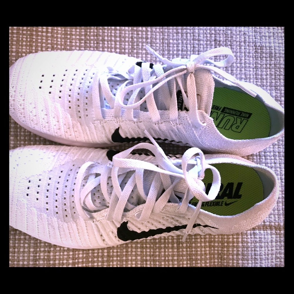 Nike FlyKnit Running Shoes